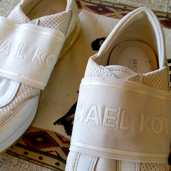 WHITE MICHAEL KORS TENNIS SHOES - Picture 3 of 6